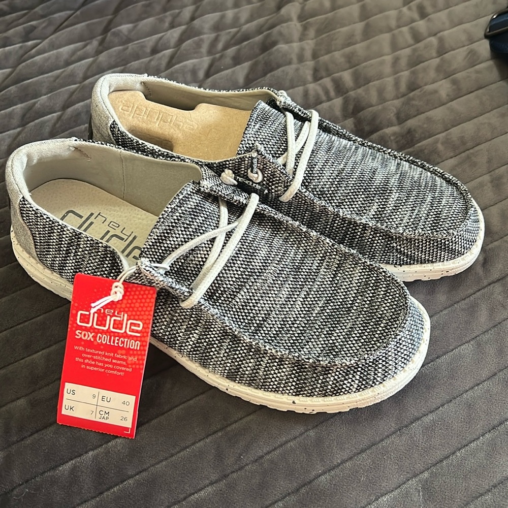NWT HEY DUDE Wendy Sox Size 9 Dark Grey